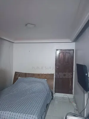 Furnished 7chbre Duplex dans Zié Multi-Service, Port-Bouët à Vendre