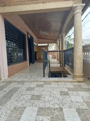 5chbre Duplex dans Ismaël Coulibaly, Cocody à Vendre
