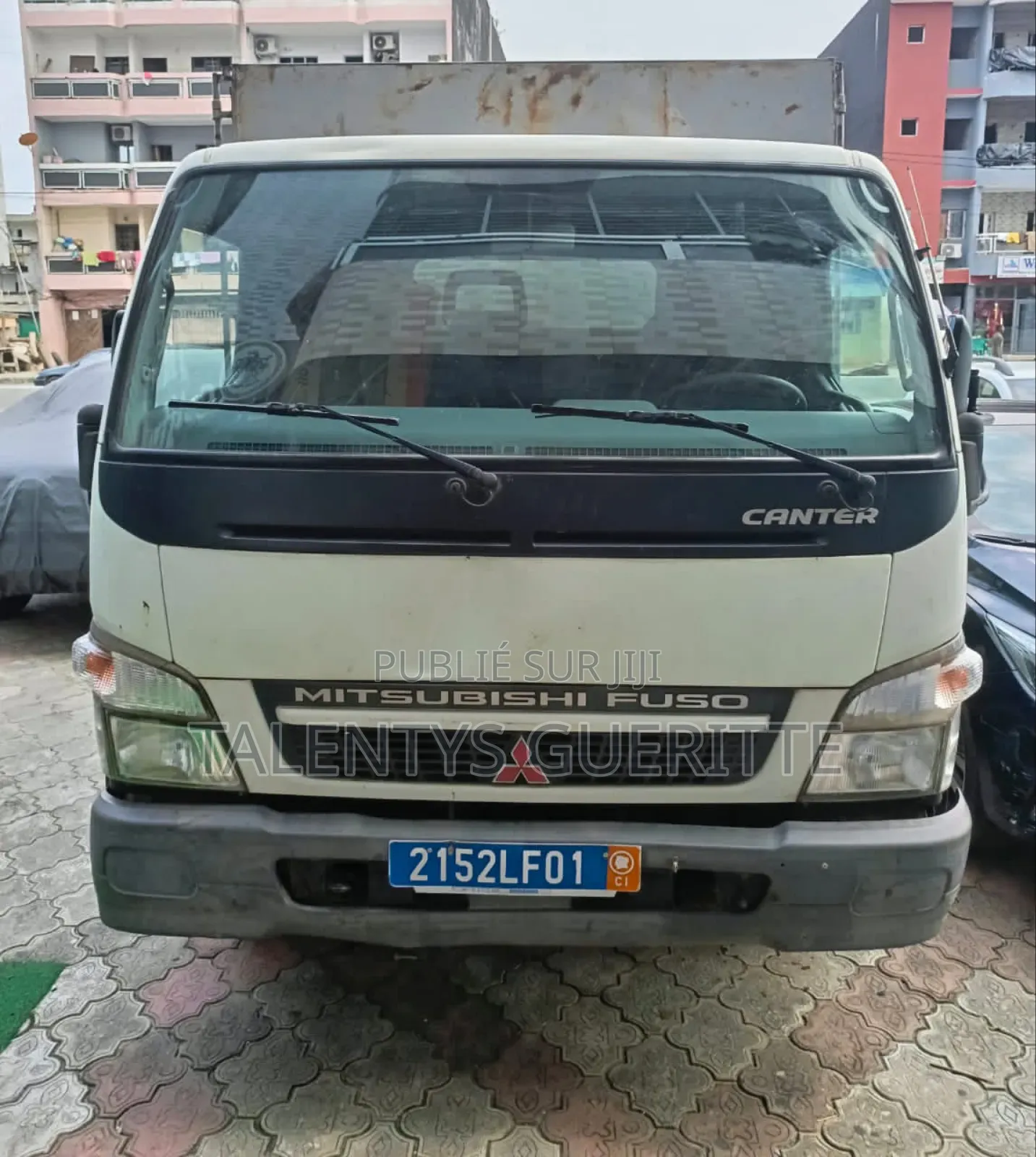 Camion Mitsubishi Canter Fuso