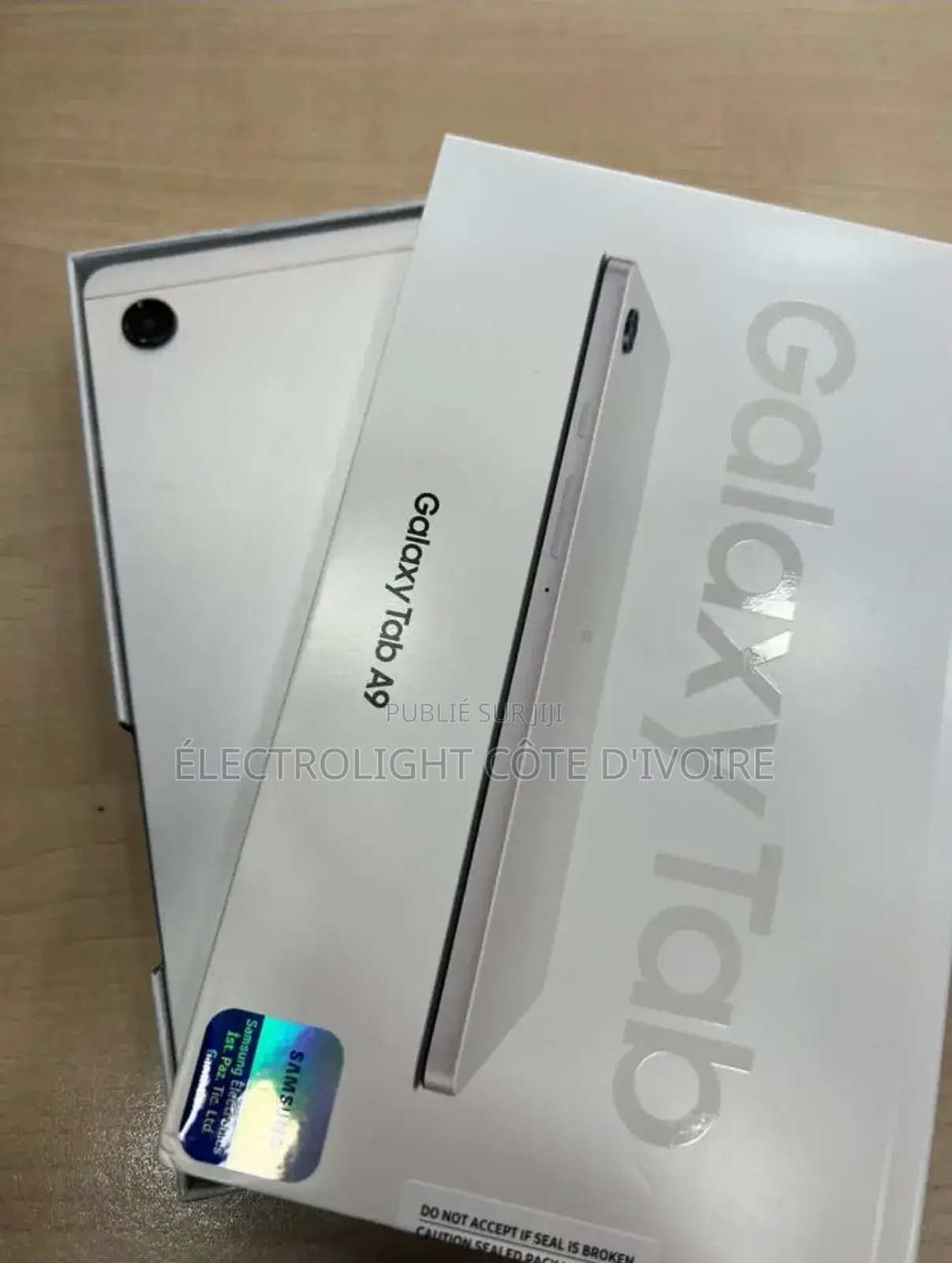 Neuf Samsung Galaxy Tab A9 128 GB Blanc