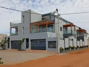 Photo - 3chbre Duplex dans Grand Bassam Rue à Louer