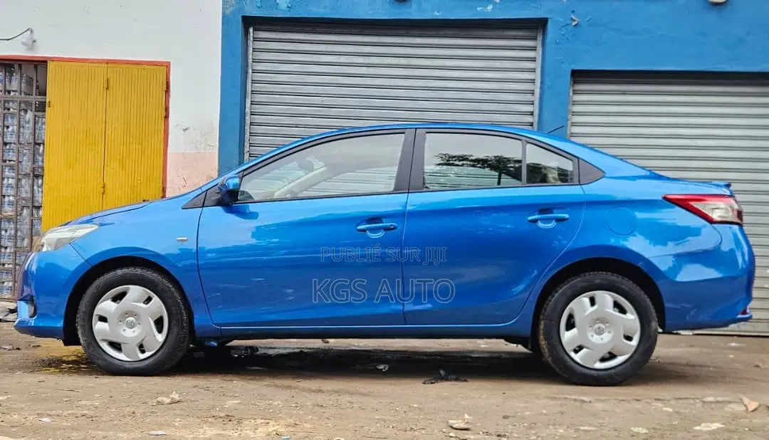 Toyota Yaris L Hatchback 3dr 2016 Bleu