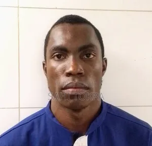 Je Cherche Un Boulot Quelconque.