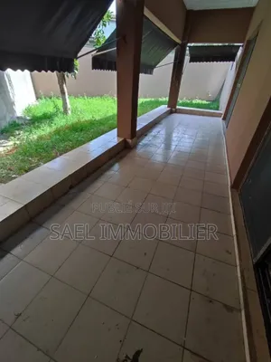 5chbre Villa dans Sael Immo, Cocody à Louer