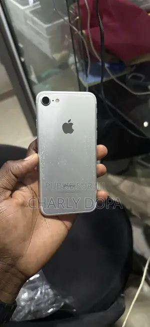 Photo - Apple iPhone 7 32 GB Argenté