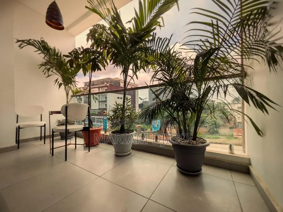 Appartement Meublé 3 Pièces À Angré Chu.