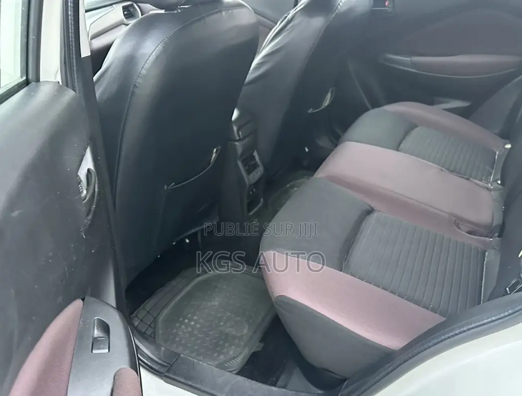 Suzuki Fronx 2024 Blanc