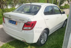 Photo - Suzuki Dzire 2021 Blanc cassé