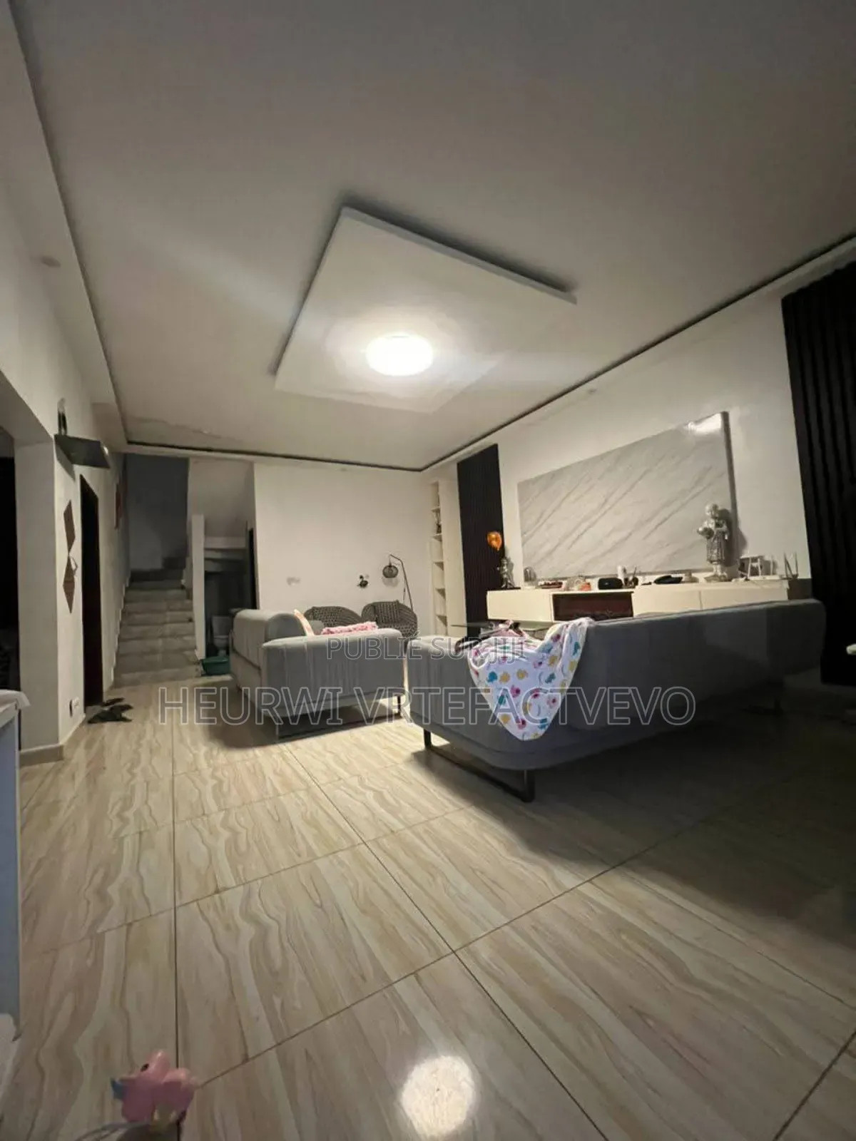 5chbre Duplex dans Angré Djorogobité, Cocody à Vendre