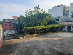 Furnished 20chbre Chambre et salon dans Cocody Rivera à Vendre