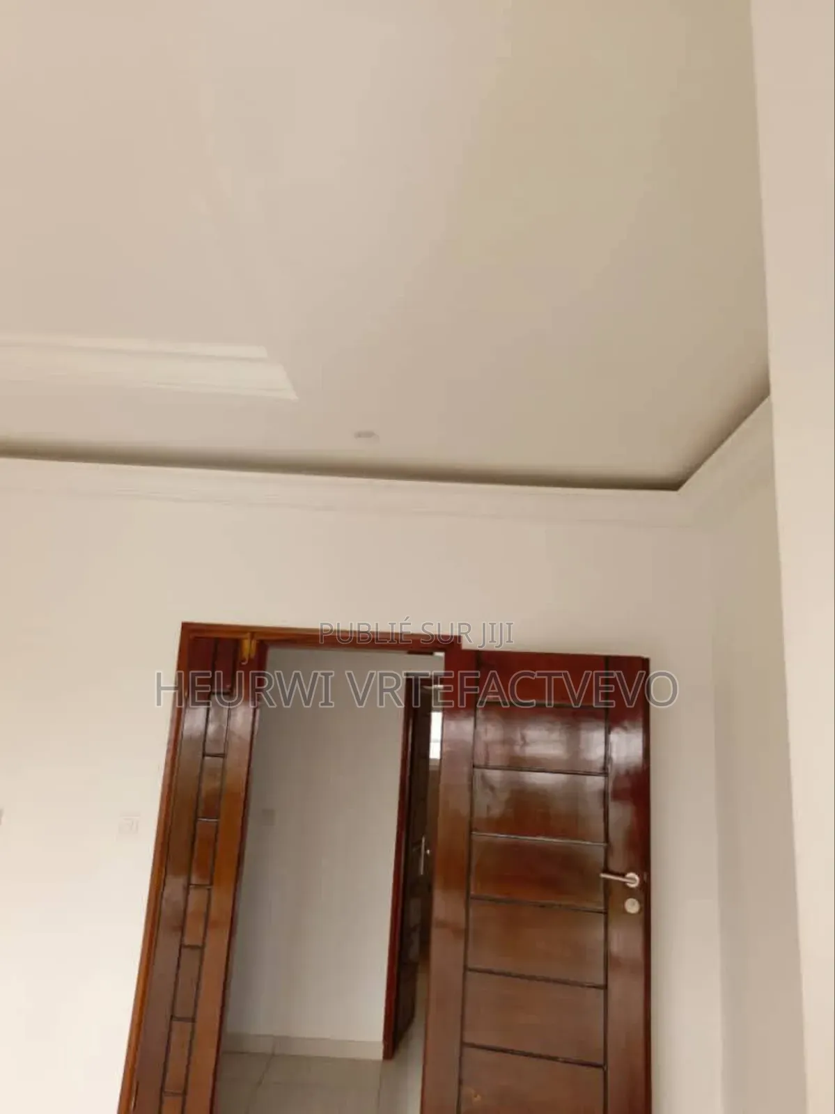 6chbre Villa dans Terrain Sotra, Cocody à Vendre