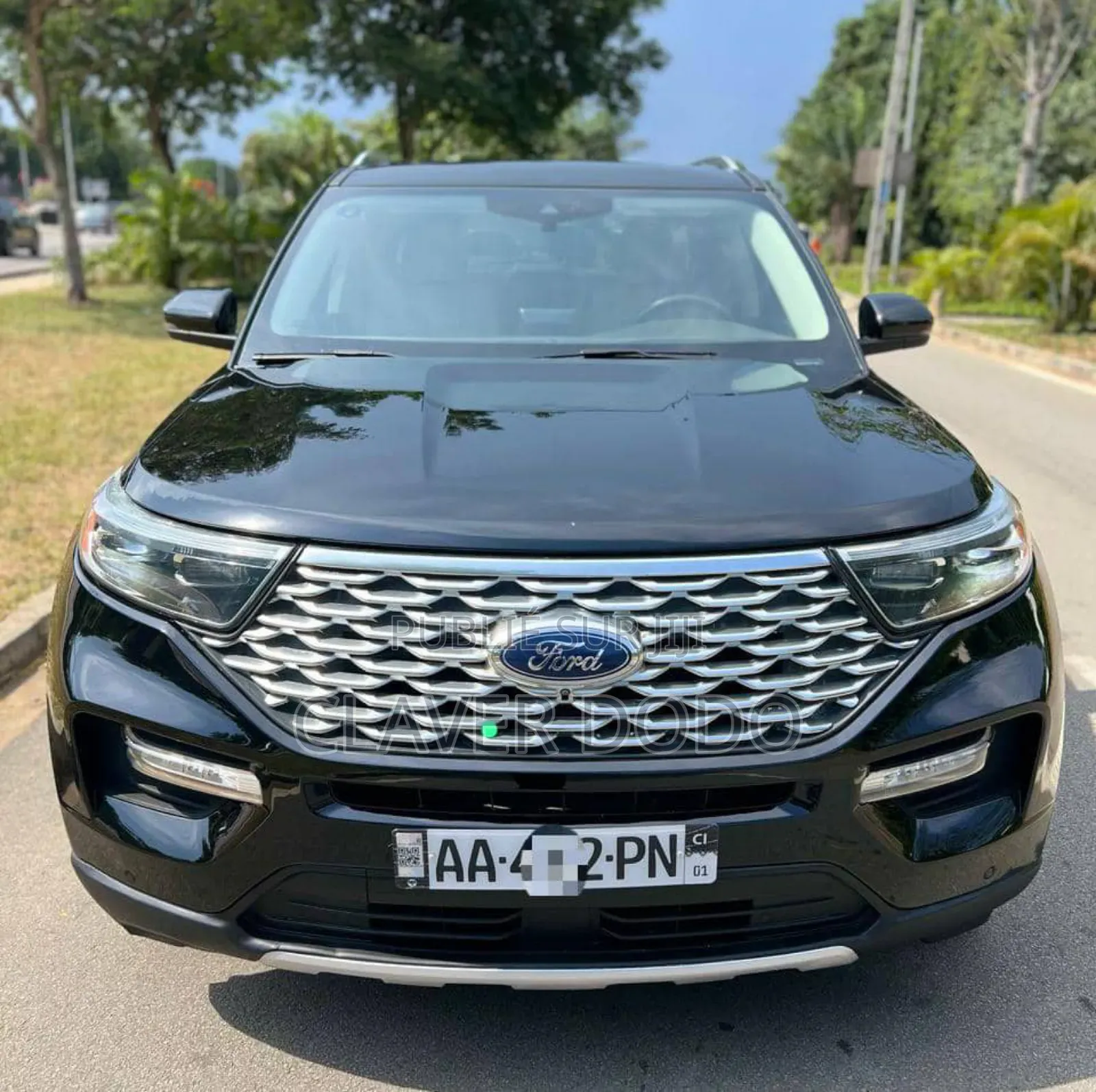 Ford Explorer Platinum 2021 Noir