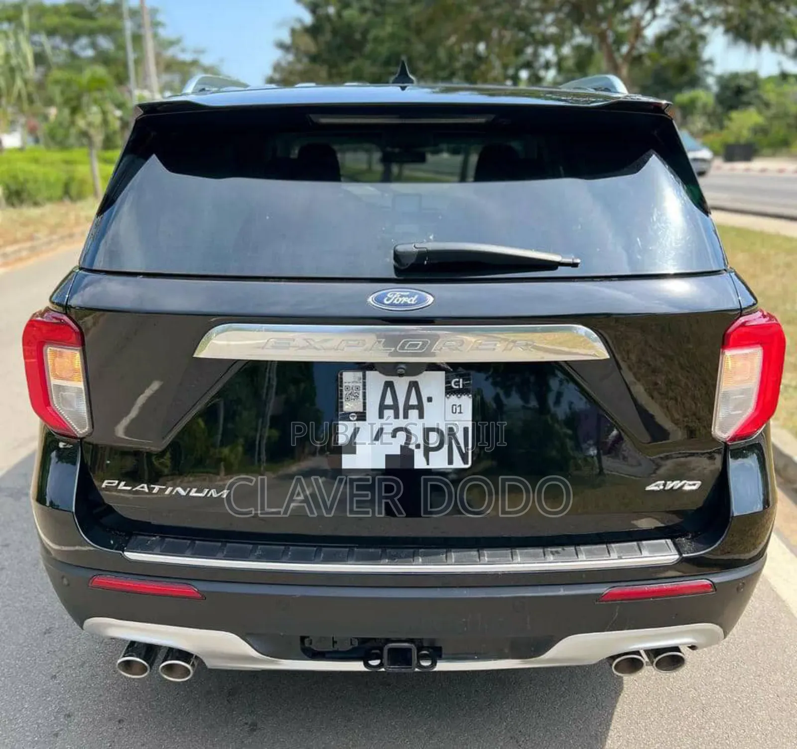 Ford Explorer Platinum 2021 Noir