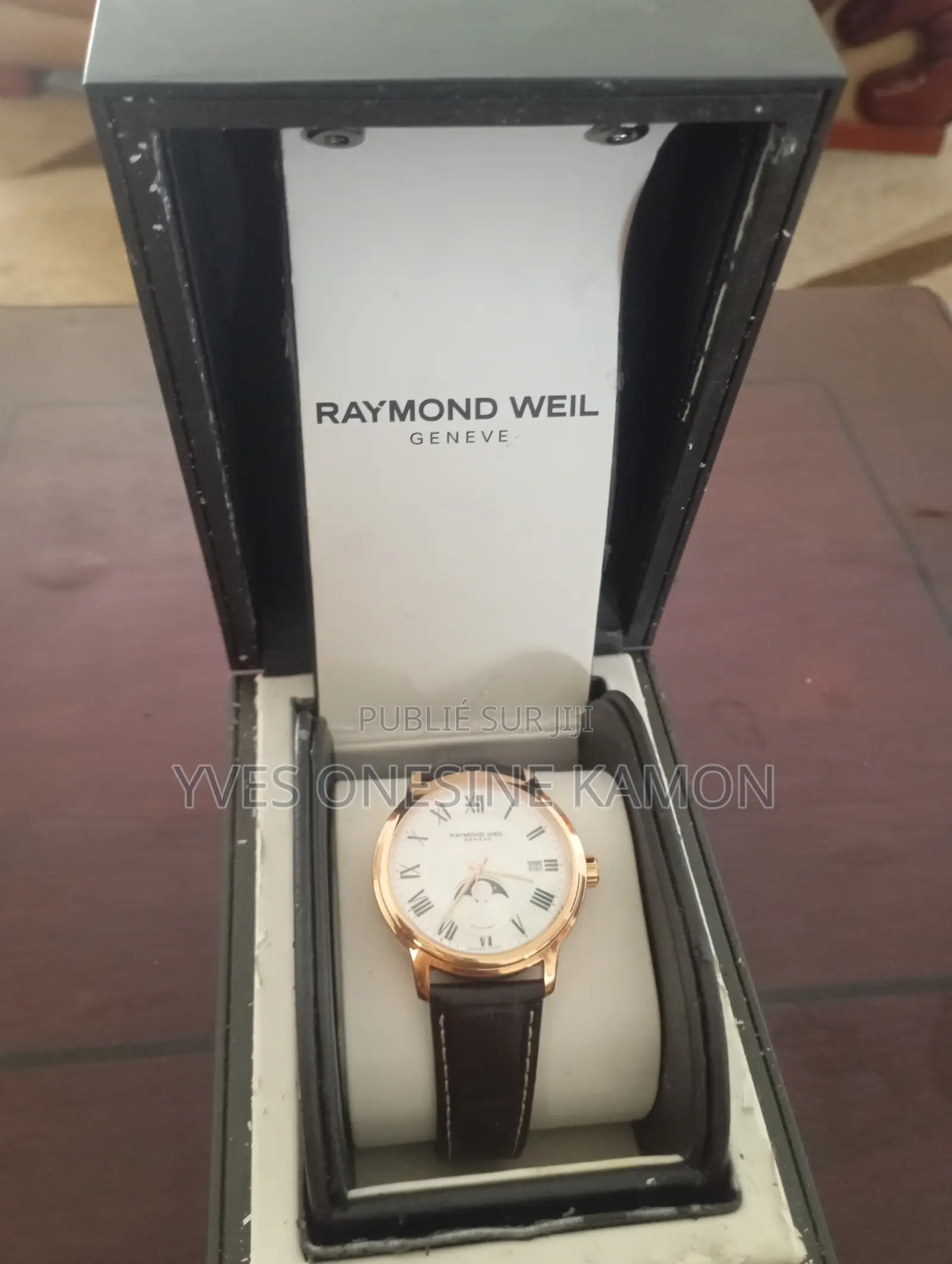 Je Vends Une Élégante Montre Raymond Weil Genève en Excellent État.