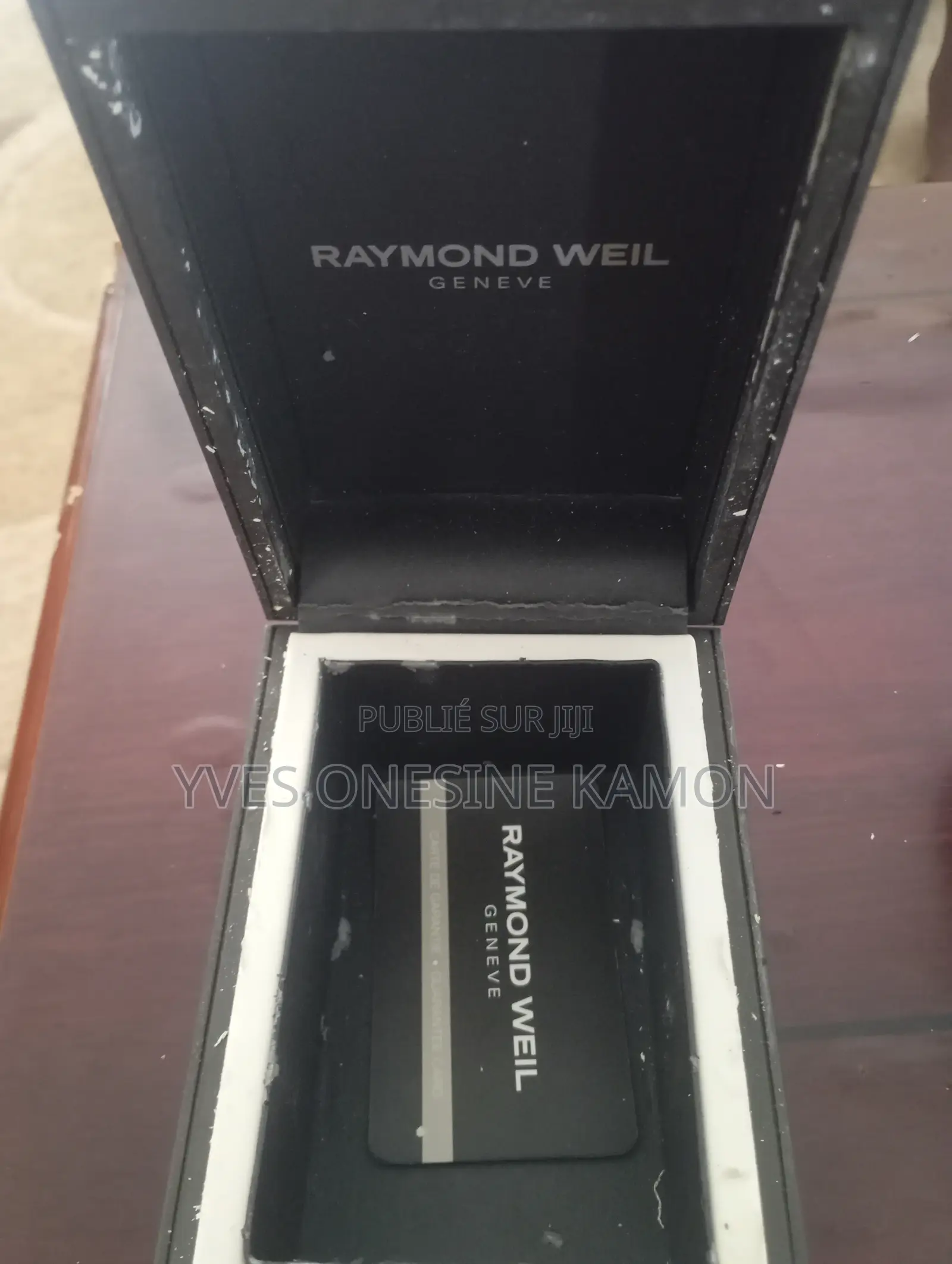 Je Vends Une Élégante Montre Raymond Weil Genève en Excellent État.