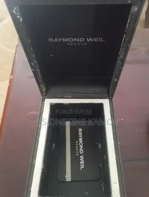 Je Vends Une Élégante Montre Raymond Weil Genève en Excellent État.