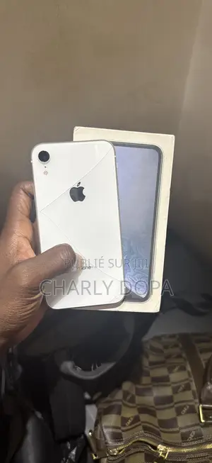 Photo - Apple iPhone XR 64 GB Blanc