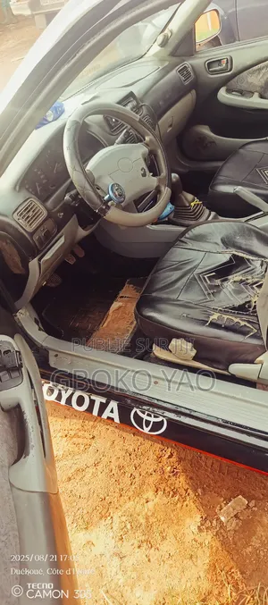 Photo - Toyota Corolla 1.5 Break 2002 Noir Mat