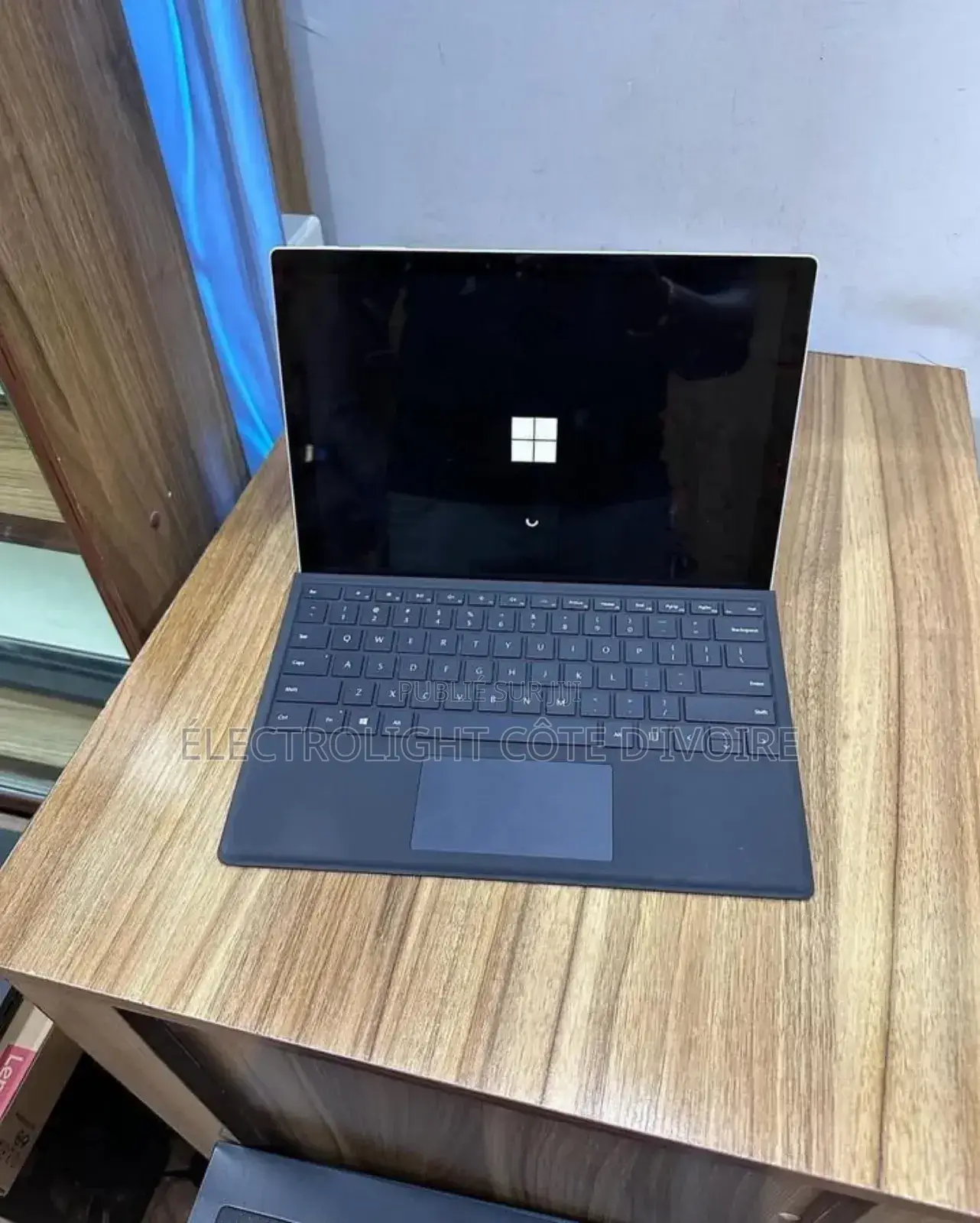Neuf Microsoft Surface Pro 6 8GB Intel Core I5 SSD 512GB