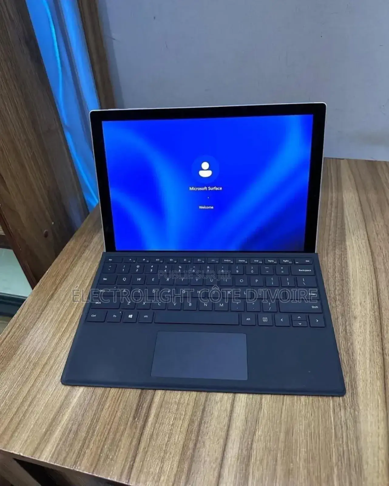Neuf Microsoft Surface Pro 6 8GB Intel Core I5 SSD 512GB