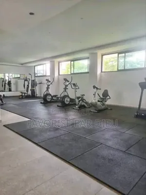 3chbre Appartement dans Cocody à Louer