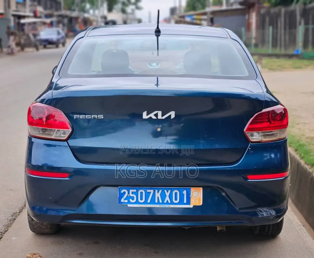 Kia Pegas 2021 Bleu