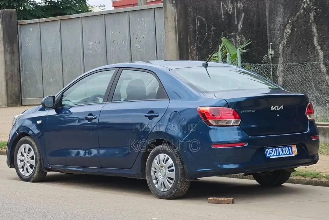 Kia Pegas 2021 Bleu