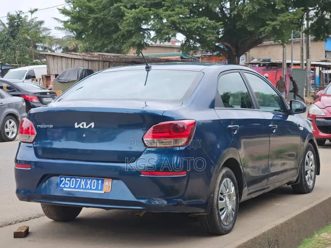 Kia Pegas 2021 Bleu