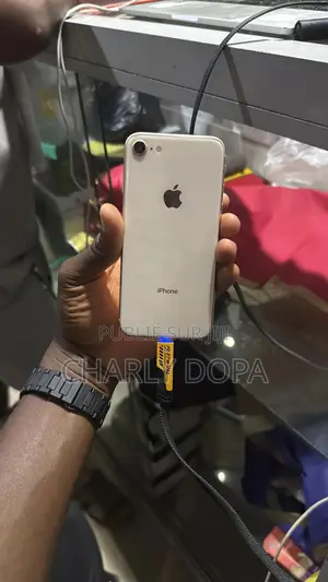 Photo - Pomme iPhone 8 64 GB Doré