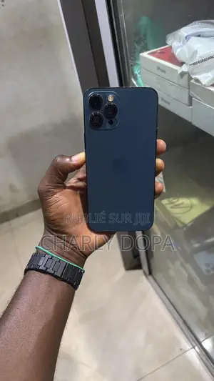 Pomme iPhone 12 Pro 128 GB Bleu