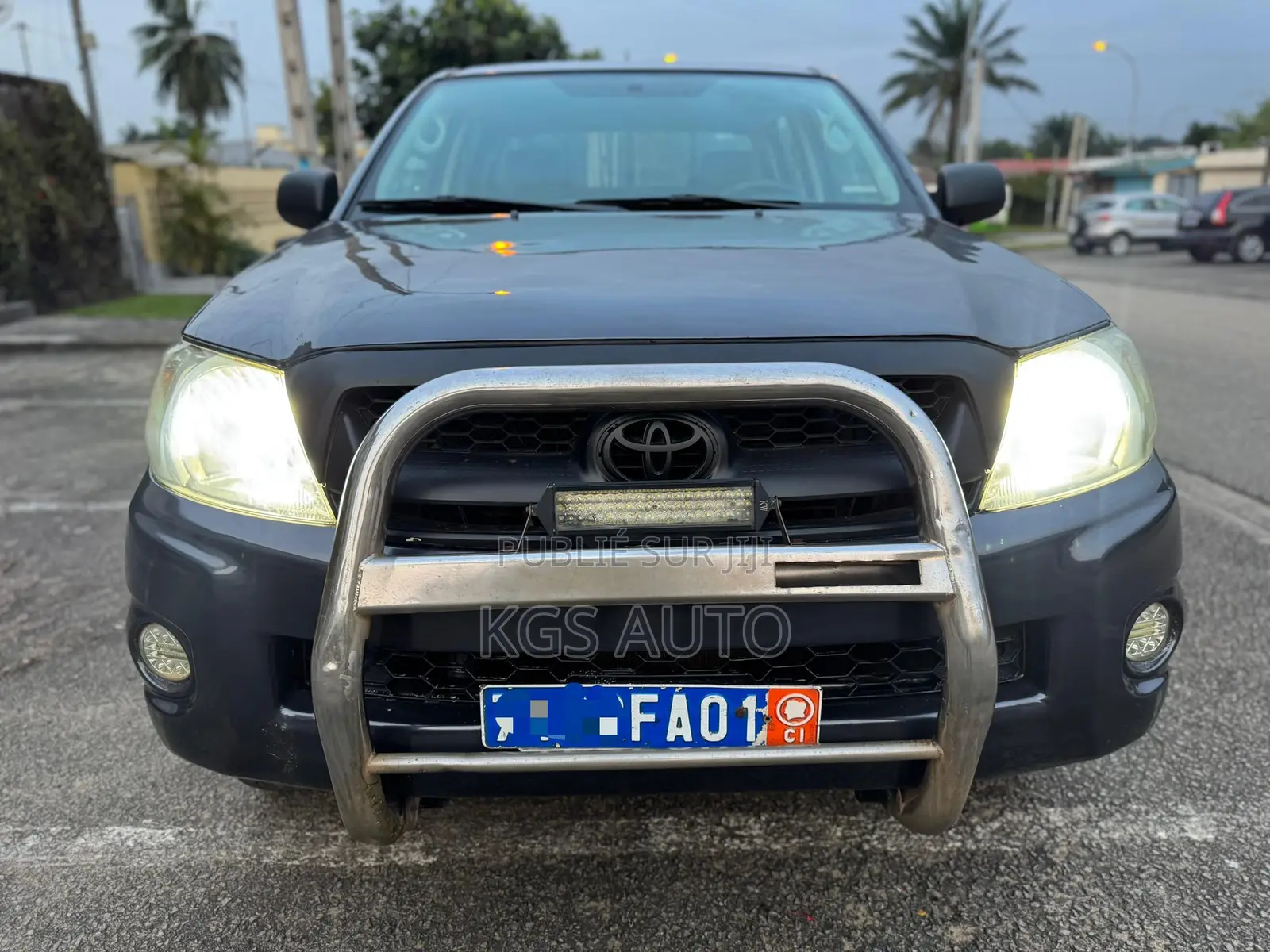 Toyota Hilux 2.5 D-4D 4X4 SRX 2010 Gris