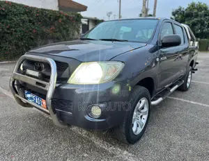 Toyota Hilux 2.5 D-4D 4X4 SRX 2010 Gris