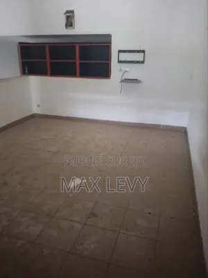 3chbre Maison dans Levy, Cocody à Louer