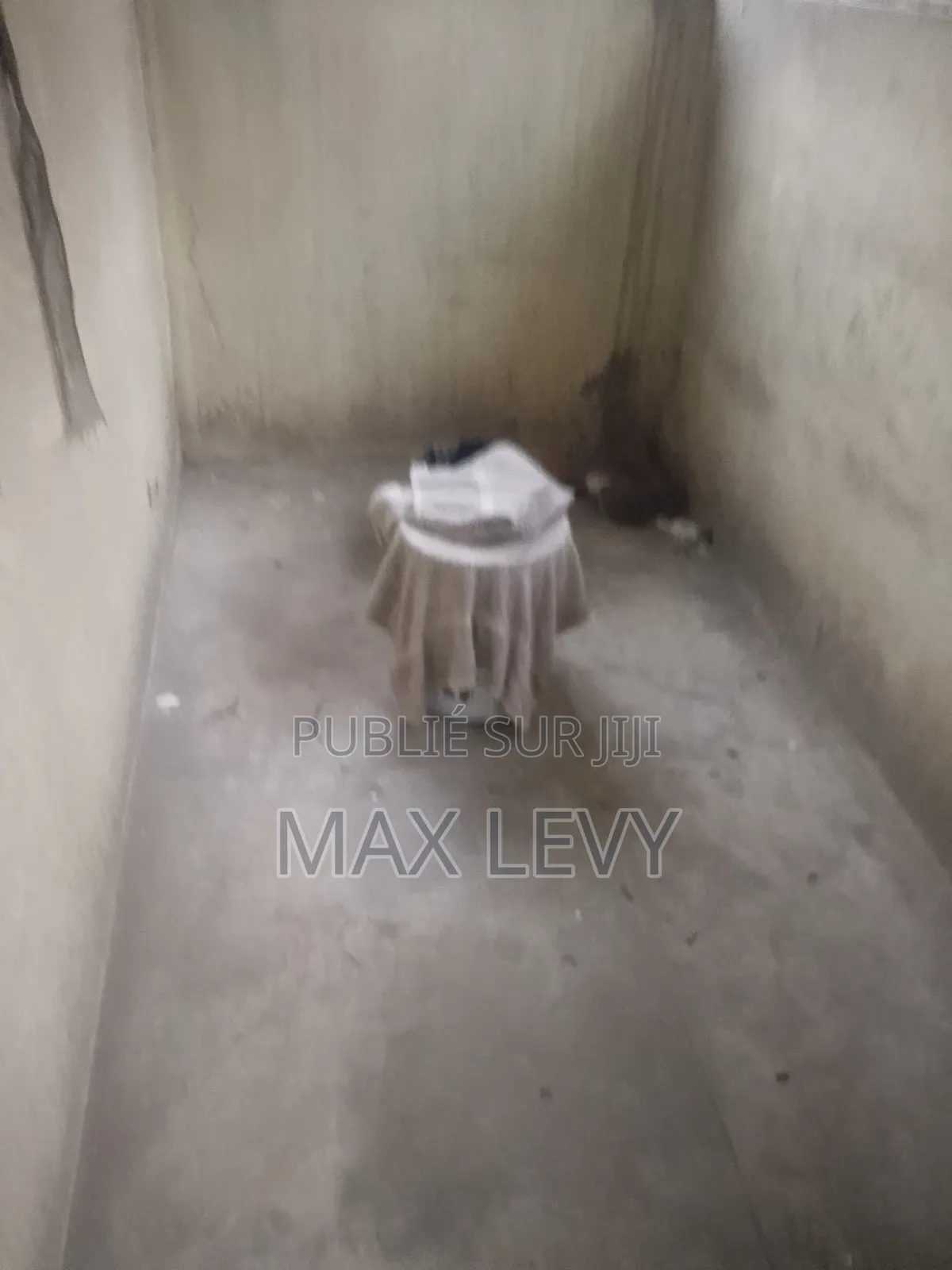 5chbre Duplex dans Levy Max, Cocody à Louer