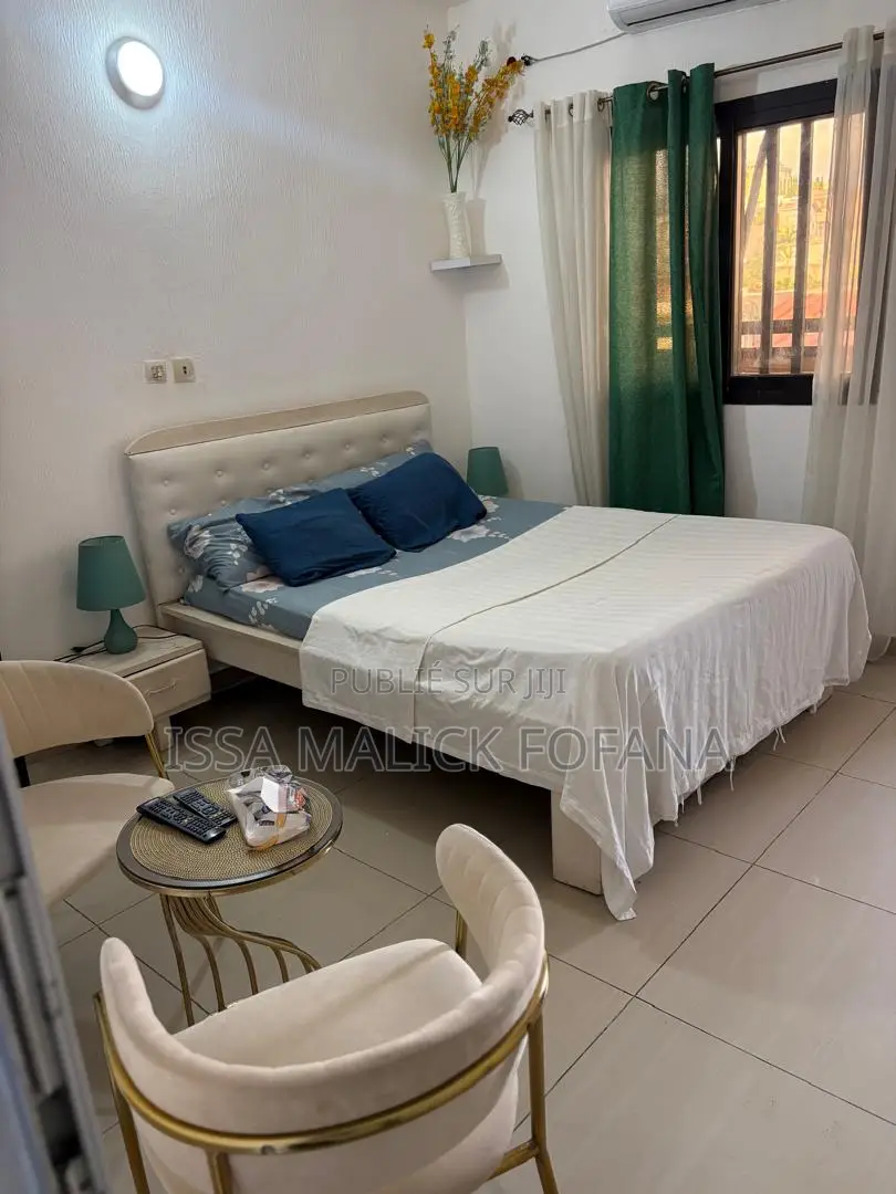 Furnished 1chbre Appartement dans Malick Fofana, Cocody à Louer