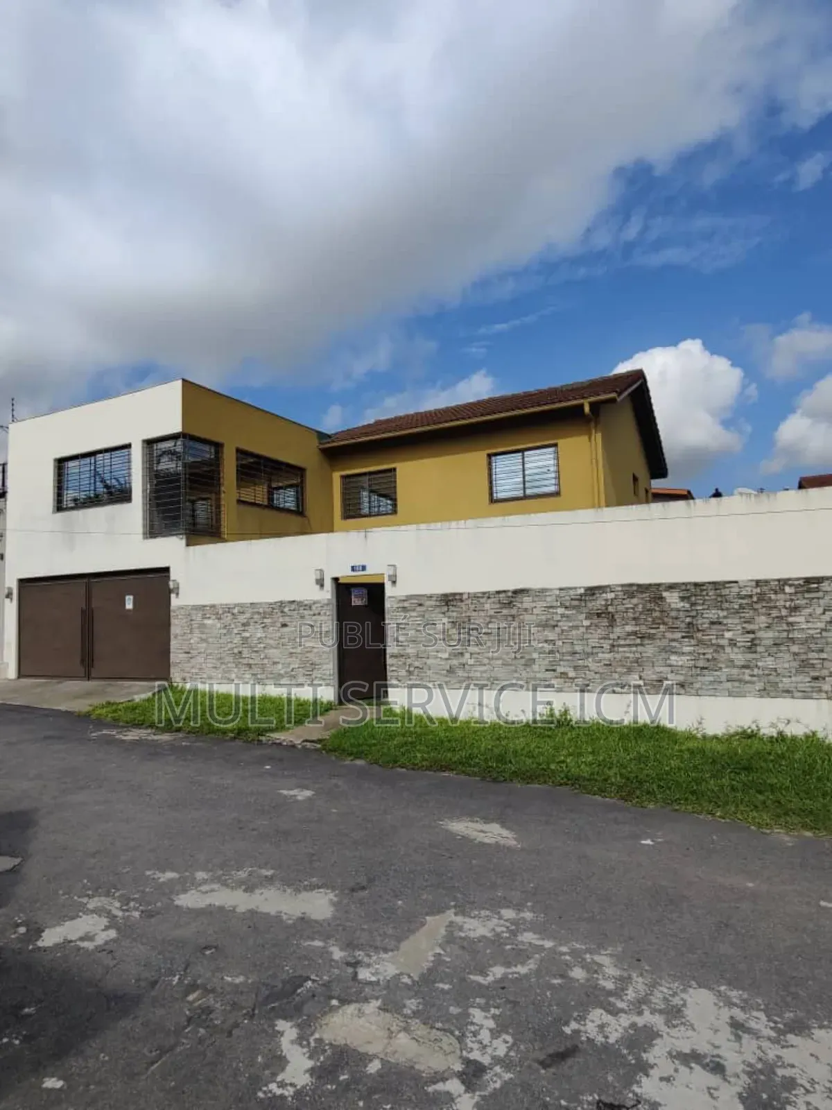 5chbre Duplex dans Ismaël Coulibaly, Cocody à Vendre
