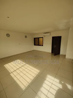 5chbre Duplex dans Ismaël Coulibaly, Cocody à Vendre