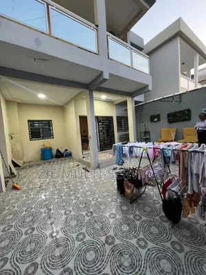 Furnished 5chbre Duplex dans Zié Multi-Service, Cocody à Vendre