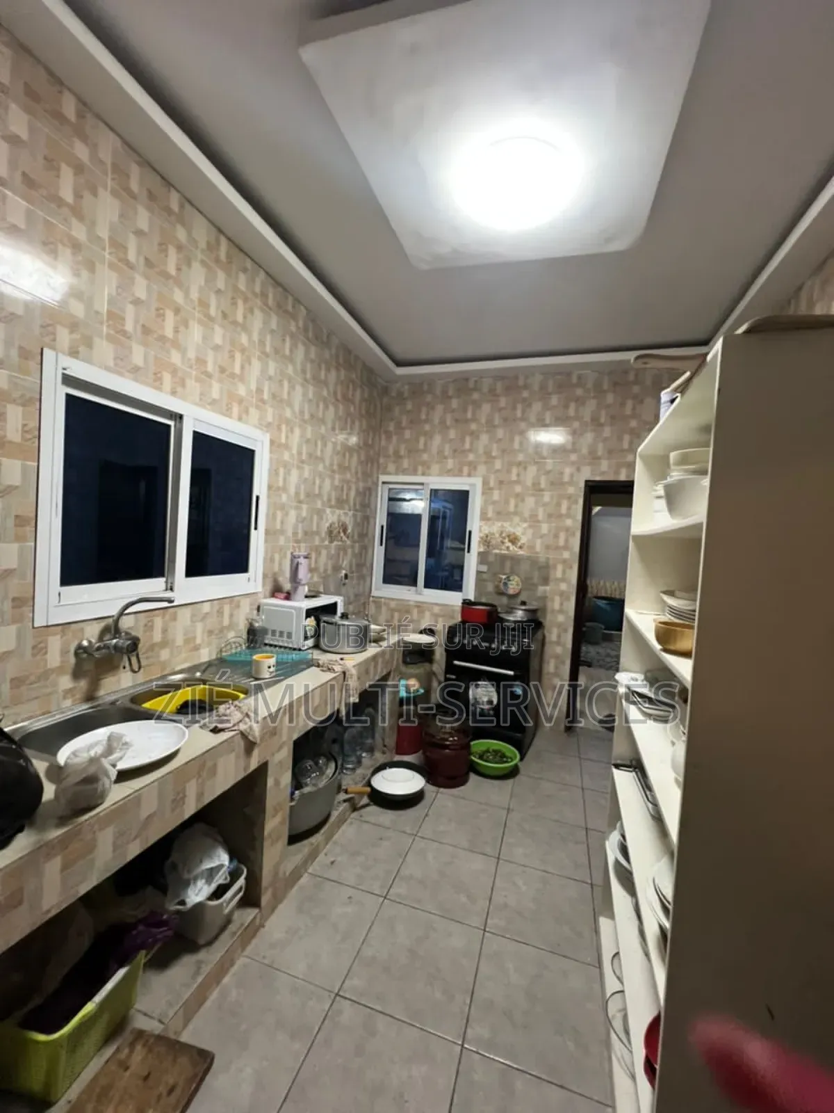 Furnished 5chbre Duplex dans Zié Multi-Service, Cocody à Vendre