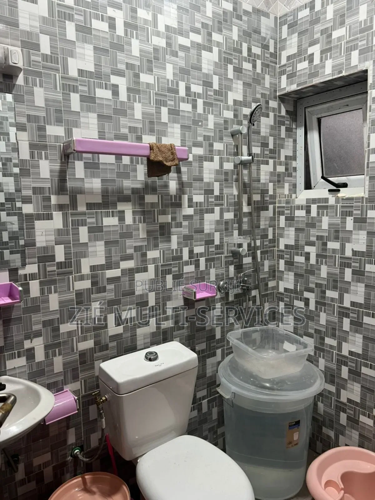 Furnished 5chbre Duplex dans Zié Multi-Service, Cocody à Vendre