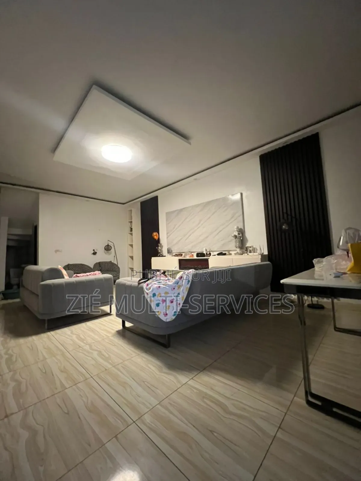 Furnished 5chbre Duplex dans Zié Multi-Service, Cocody à Vendre