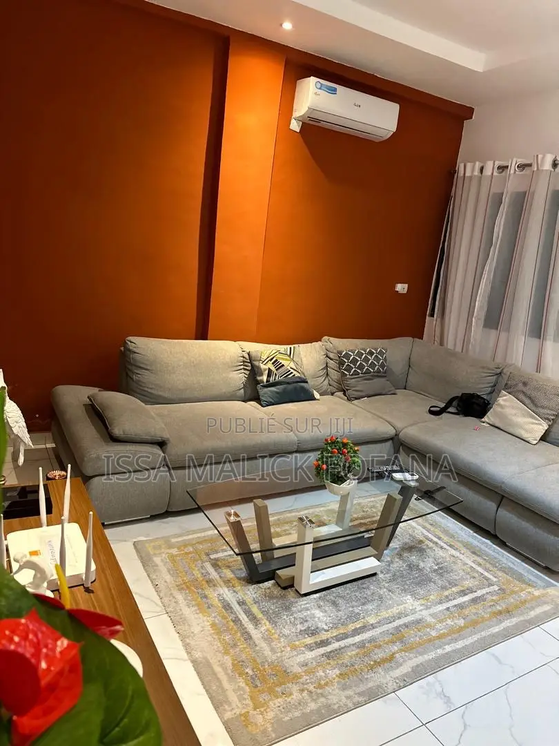 Furnished 1chbre Appartement dans Malick Fofana, Cocody à Louer