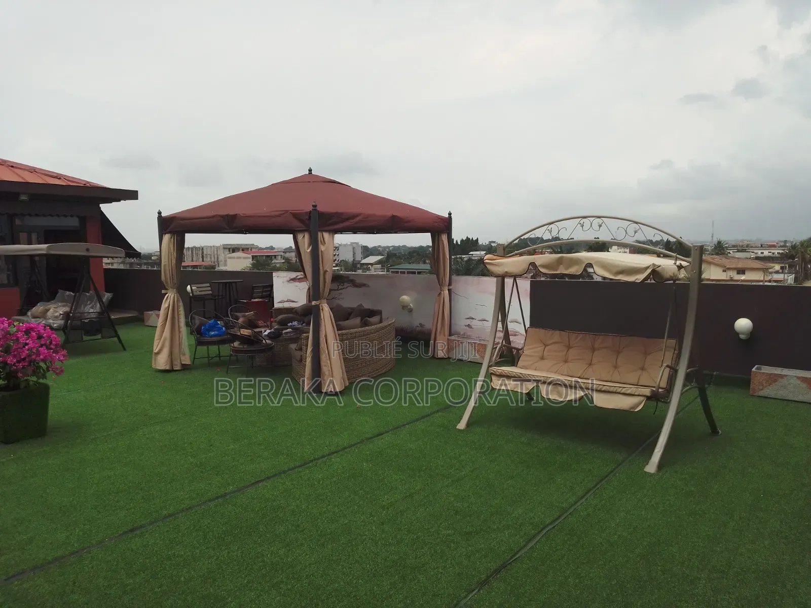 10chbre Maison dans Beraka Corporation, Cocody à Vendre