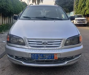 Photo - Toyota Picnic 2001 Gris