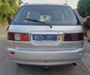 Toyota Picnic 2001 Gris