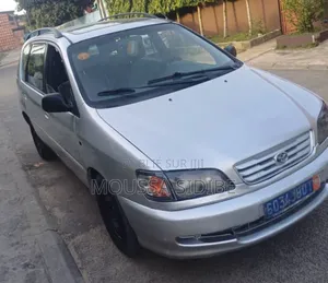 Toyota Picnic 2001 Gris