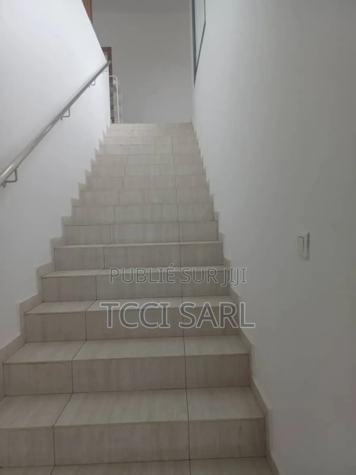 5chbre Duplex dans Tcci Sarl, Cocody à Louer