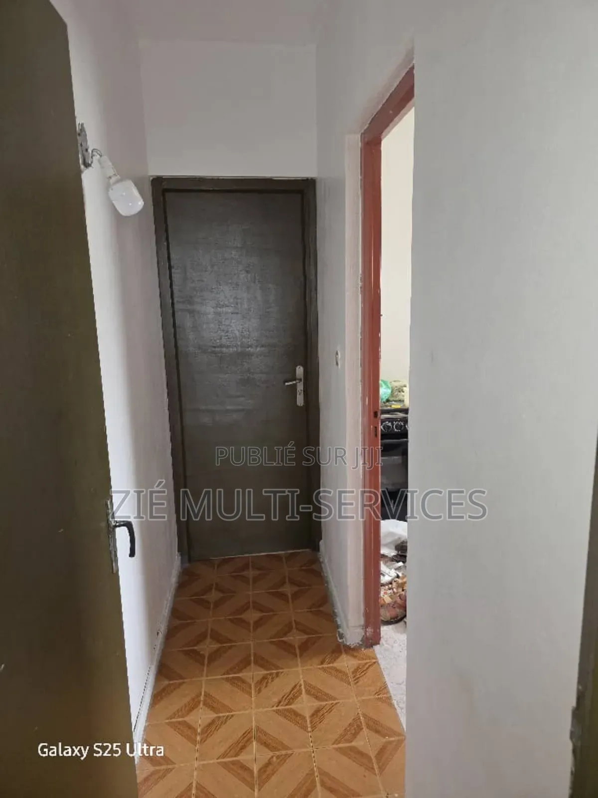 Furnished 5chbre Appartement dans Zié Multi-Service, Cocody à Vendre