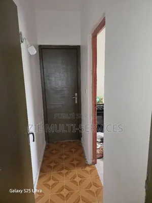 Furnished 5chbre Appartement dans Zié Multi-Service, Cocody à Vendre