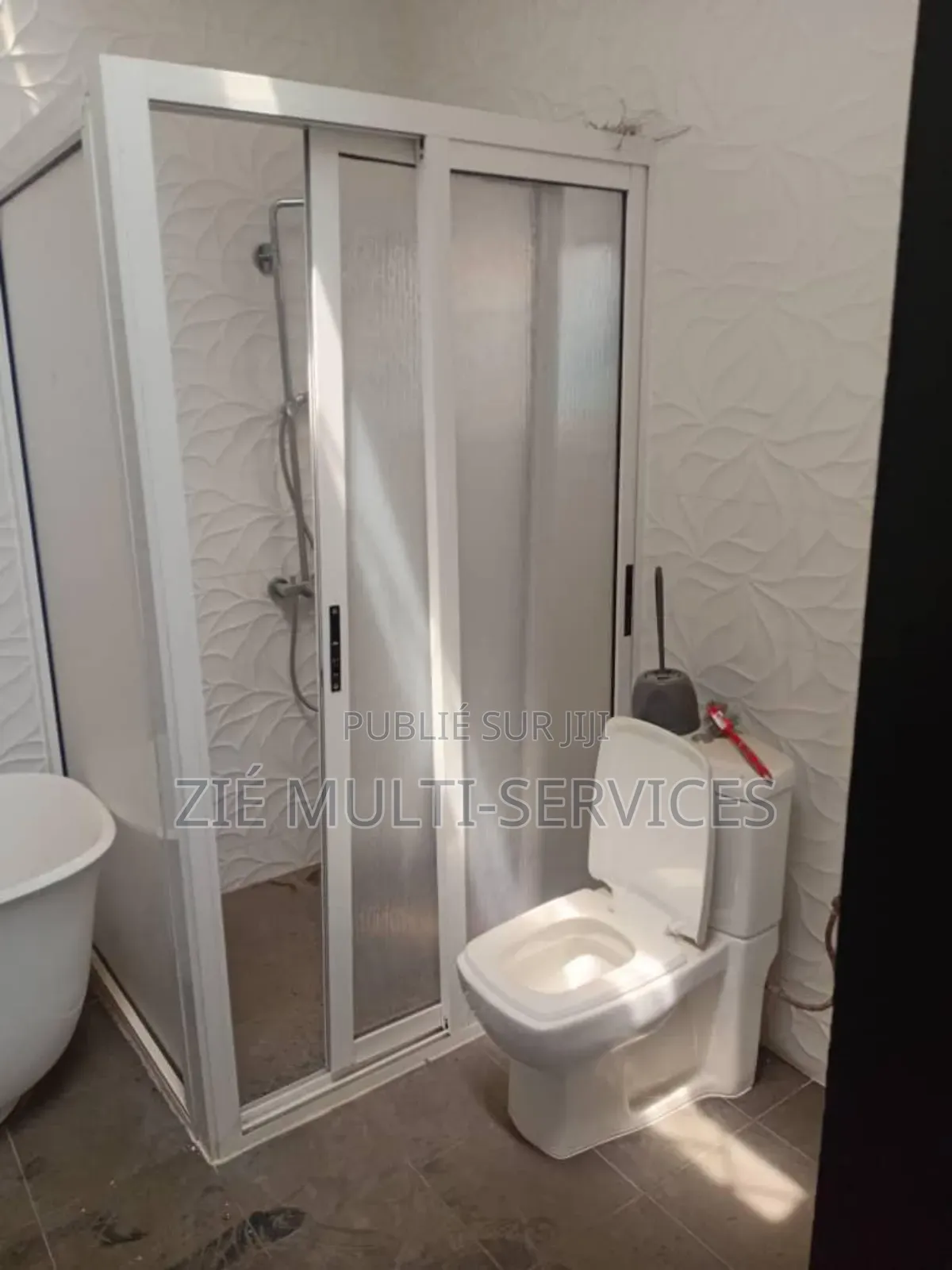 Furnished 4chbre Villa dans Zié Multi-Service, Cocody à Vendre